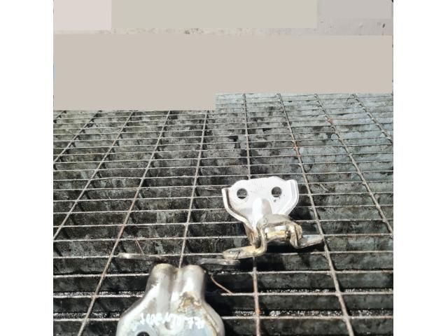 bontott KIA SORENTO Ajtó Zsanér (Pozíciófüggetlen)