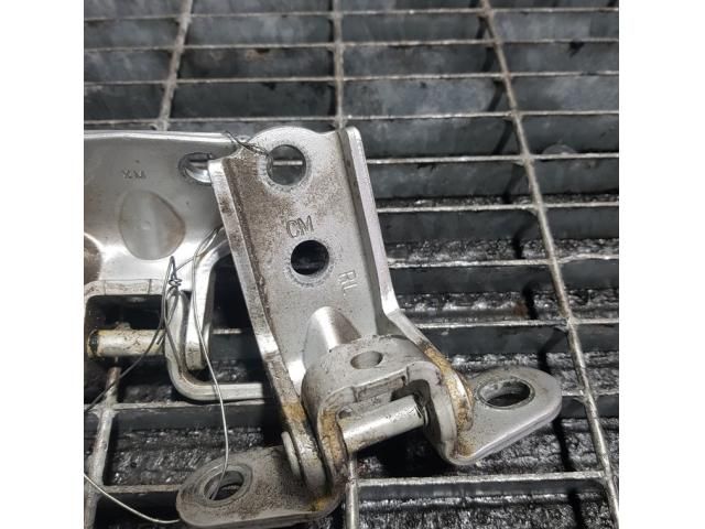 bontott KIA SORENTO Ajtó Zsanér (Pozíciófüggetlen)