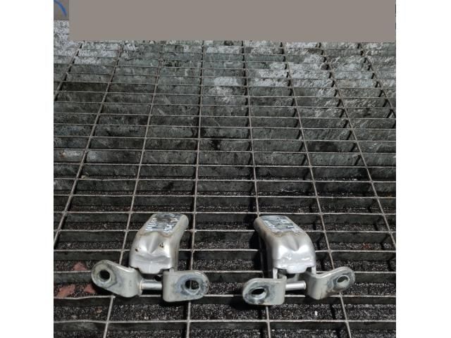 bontott KIA SORENTO Ajtó Zsanér (Pozíciófüggetlen)