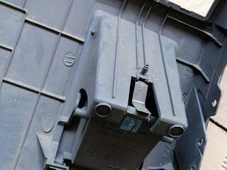 bontott KIA SORENTO Alsó Műszerfal Burkolat