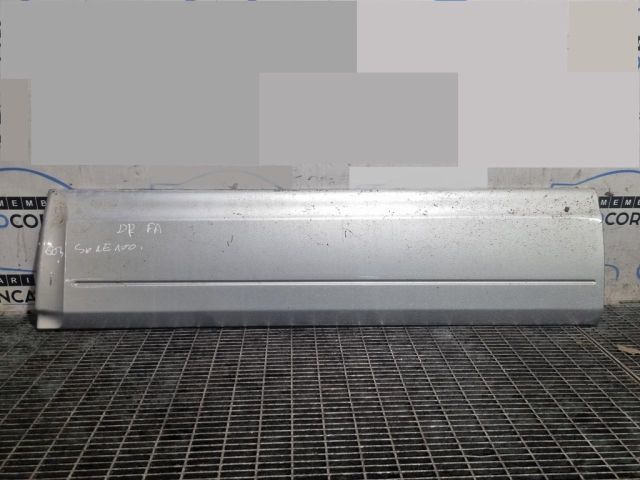 bontott KIA SORENTO Bal első Ajtó Díszléc