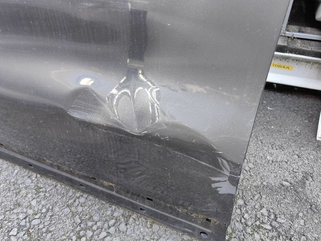 bontott KIA SORENTO Bal első Ajtó (Üres lemez)