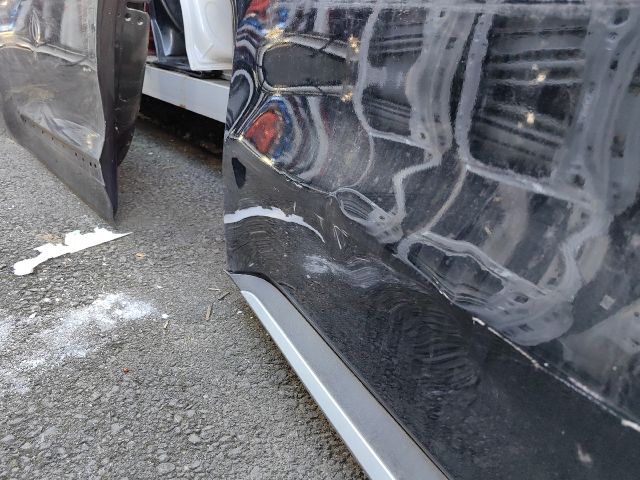 bontott KIA SORENTO Bal első Ajtó (Üres lemez)