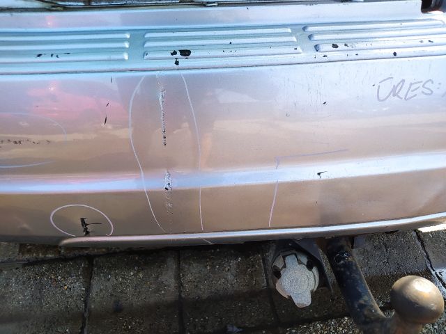 bontott KIA SORENTO Bal első Ajtó (Üres lemez)