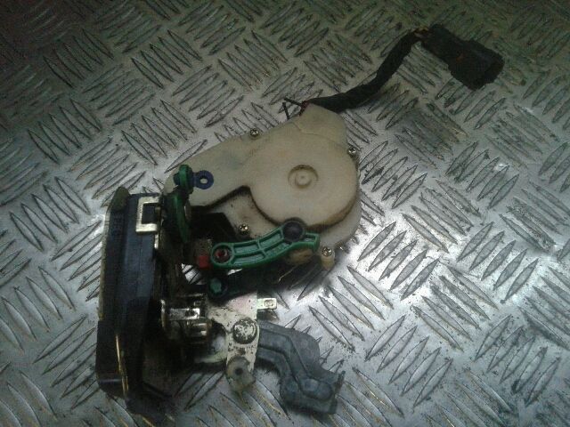 bontott KIA SORENTO Bal első Ajtózár