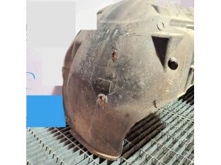 bontott KIA SORENTO Bal első Dobbetét (Kerékjárati, Műanyag)