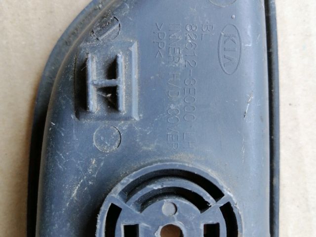 bontott KIA SORENTO Bal első Kilincs Burkolat