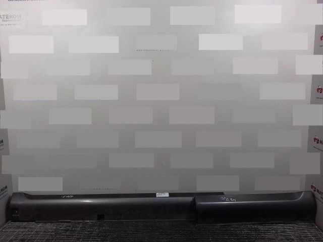 bontott KIA SORENTO Bal első Küszöb Díszléc