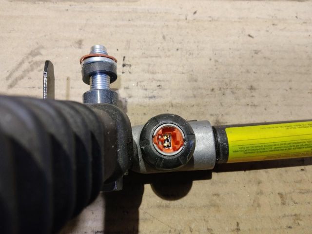 bontott KIA SORENTO Bal első Övfeszítő