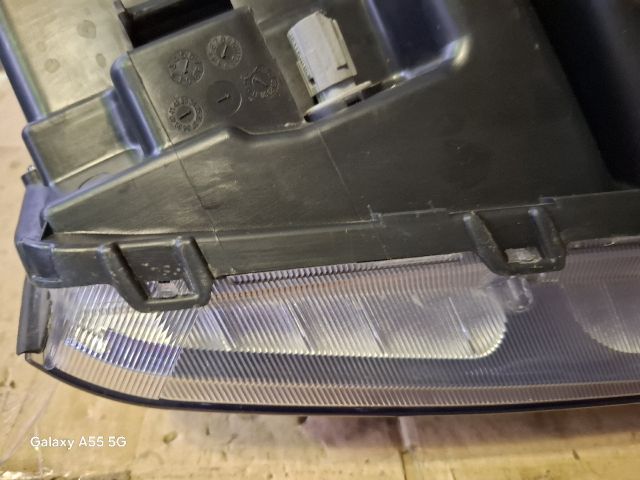 bontott KIA SORENTO Bal Fényszóró