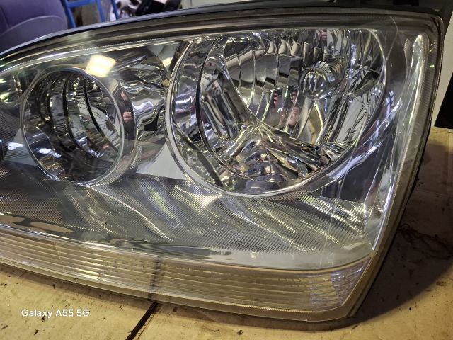 bontott KIA SORENTO Bal Fényszóró