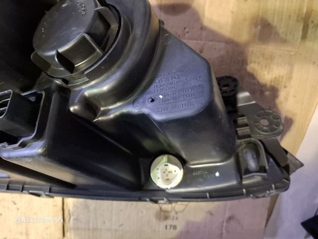 bontott KIA SORENTO Bal Fényszóró