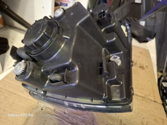 bontott KIA SORENTO Bal Fényszóró