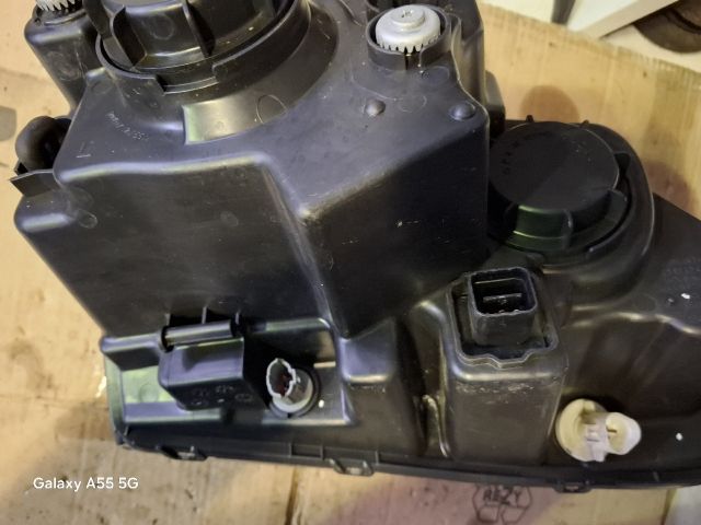 bontott KIA SORENTO Bal Fényszóró