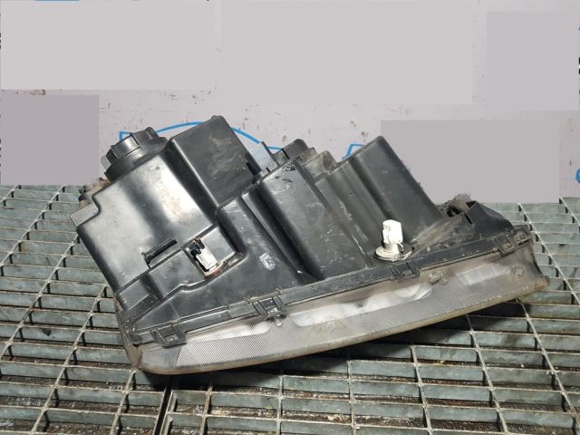 bontott KIA SORENTO Bal Fényszóró