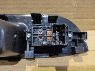 bontott KIA SORENTO Bal hátsó Ablakemelő Kapcsoló