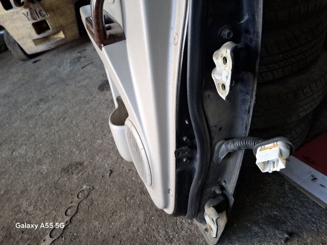 bontott KIA SORENTO Bal hátsó Ajtó (Részeivel)