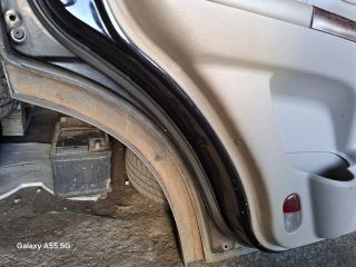 bontott KIA SORENTO Bal hátsó Ajtó (Részeivel)