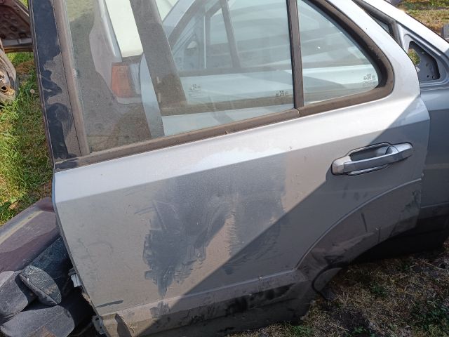 bontott KIA SORENTO Bal hátsó Ajtó (Részeivel)