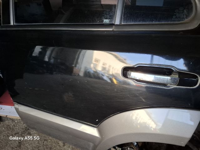 bontott KIA SORENTO Bal hátsó Ajtó (Részeivel)