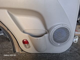 bontott KIA SORENTO Bal hátsó Ajtó (Részeivel)