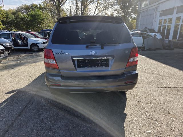 bontott KIA SORENTO Bal hátsó Ajtó (Részeivel)