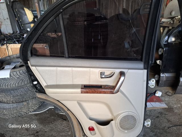 bontott KIA SORENTO Bal hátsó Ajtó (Részeivel)