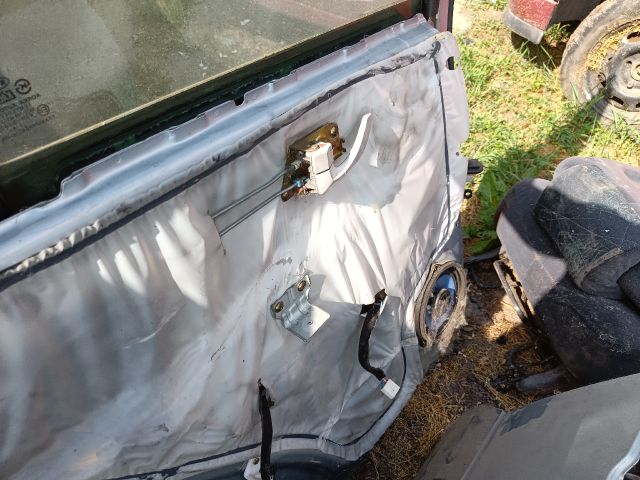 bontott KIA SORENTO Bal hátsó Ajtó (Részeivel)