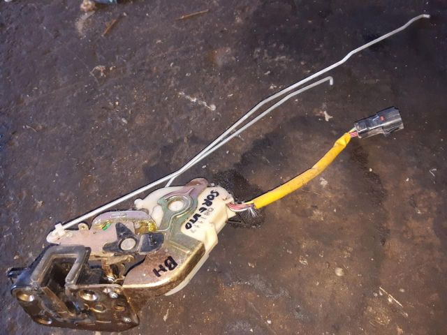 bontott KIA SORENTO Bal hátsó Ajtózár