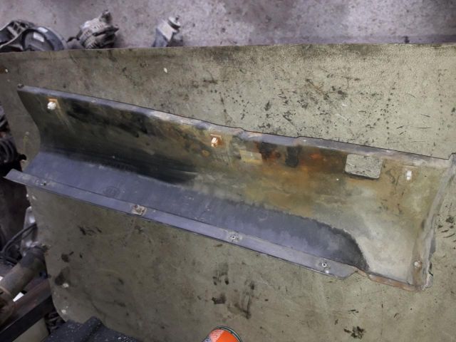 bontott KIA SORENTO Bal hátsó Belső Küszöb Burkolat