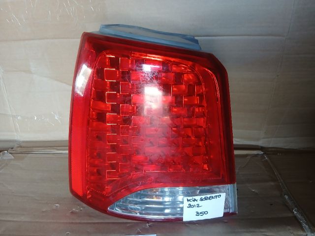 bontott KIA SORENTO Bal Hátsó Lámpa