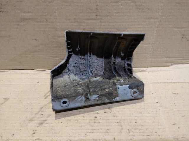 bontott KIA SORENTO Bal hátsó Lökhárító Tartó (Műanyag)