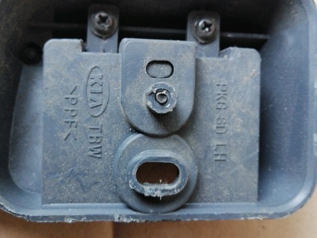 bontott KIA SORENTO Bal Kalaptartó Tartó Konzol