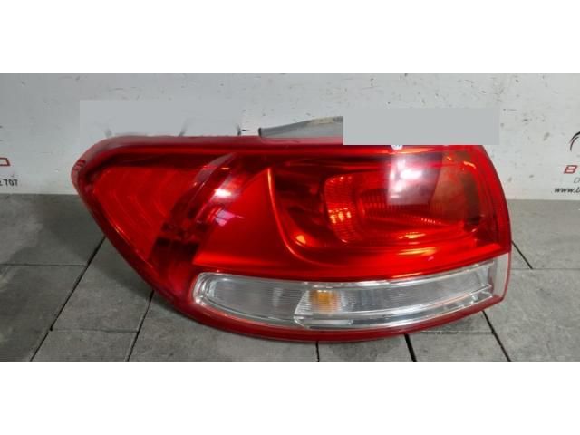 bontott KIA SORENTO Bal Külső Hátsó Lámpa