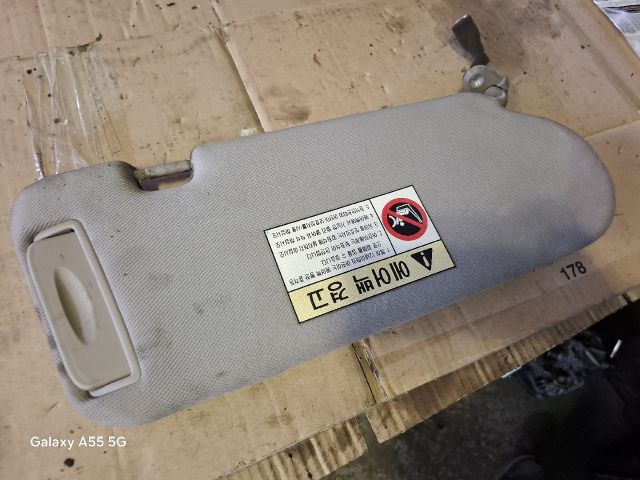 bontott KIA SORENTO Bal Napellenző