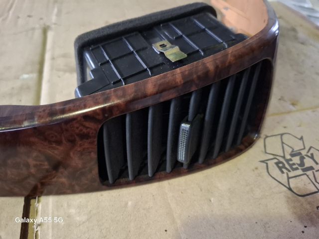 bontott KIA SORENTO Bal Szellőző