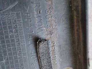 bontott KIA SORENTO Bal Szélvédő Alatti Vízelvezető Műanyag