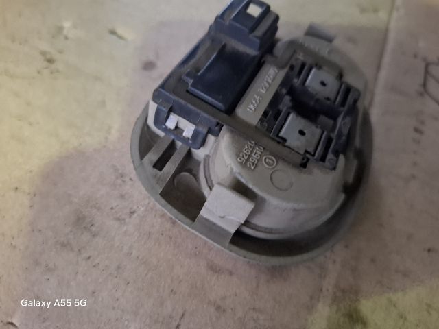 bontott KIA SORENTO Beltér Világítás Hátsó