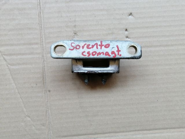 bontott KIA SORENTO Csomagtérajtó Bal Zsanér