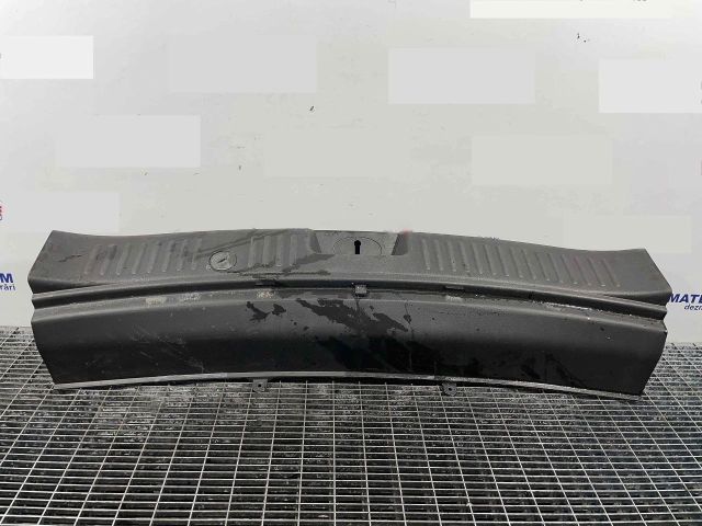 bontott KIA SORENTO Csomagtérajtó Díszléc