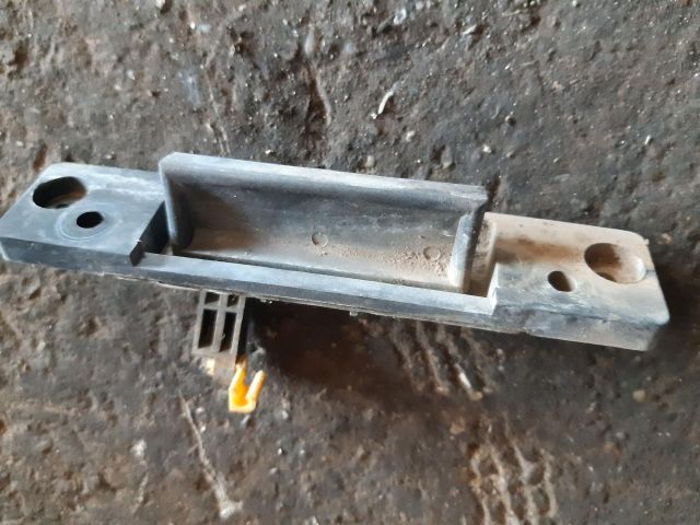 bontott KIA SORENTO Csomagtérajtó Kilincs