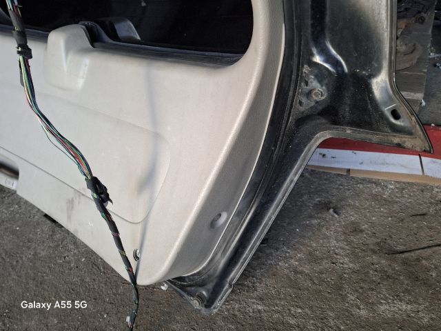 bontott KIA SORENTO Csomagtérajtó (Részeivel)