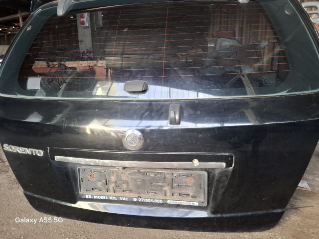 bontott KIA SORENTO Csomagtérajtó (Részeivel)