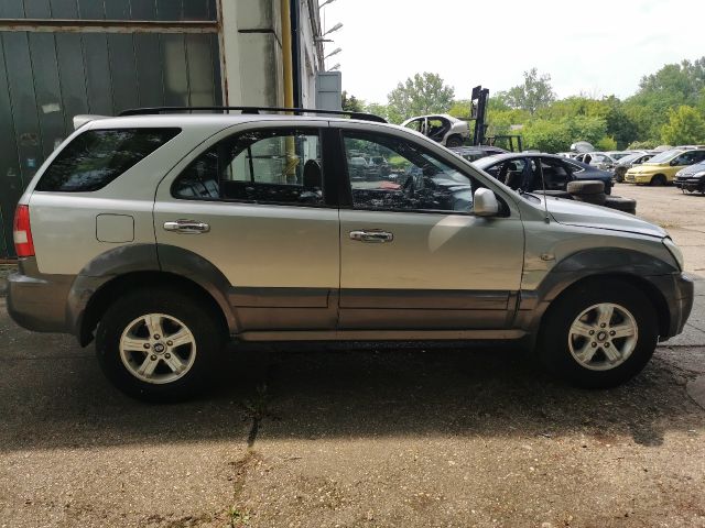 bontott KIA SORENTO Csomagtérajtó (Részeivel)