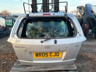 bontott KIA SORENTO Csomagtérajtó (Részeivel)