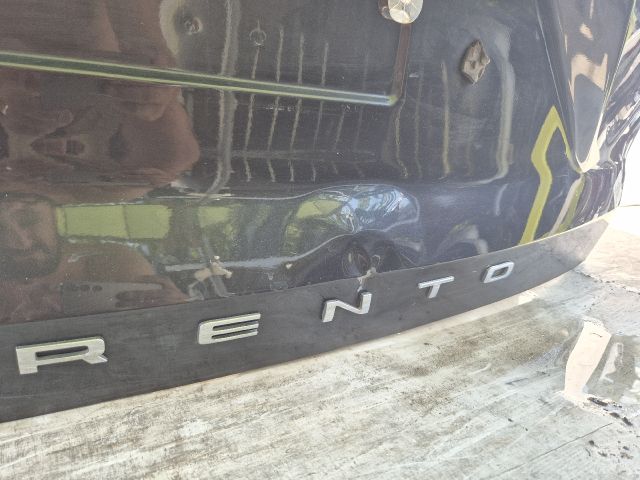 bontott KIA SORENTO Csomagtérajtó (Üres lemez)