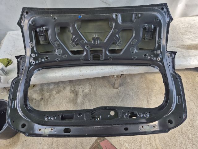 bontott KIA SORENTO Csomagtérajtó (Üres lemez)