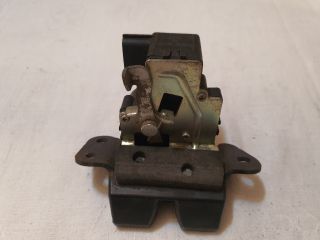 bontott KIA SORENTO Csomagtérajtó Zárszerkezet