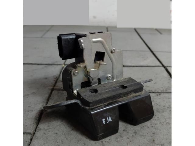 bontott KIA SORENTO Csomagtérajtó Zárszerkezet