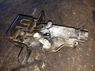 bontott KIA SORENTO Csomagtérajtó Zárszerkezet